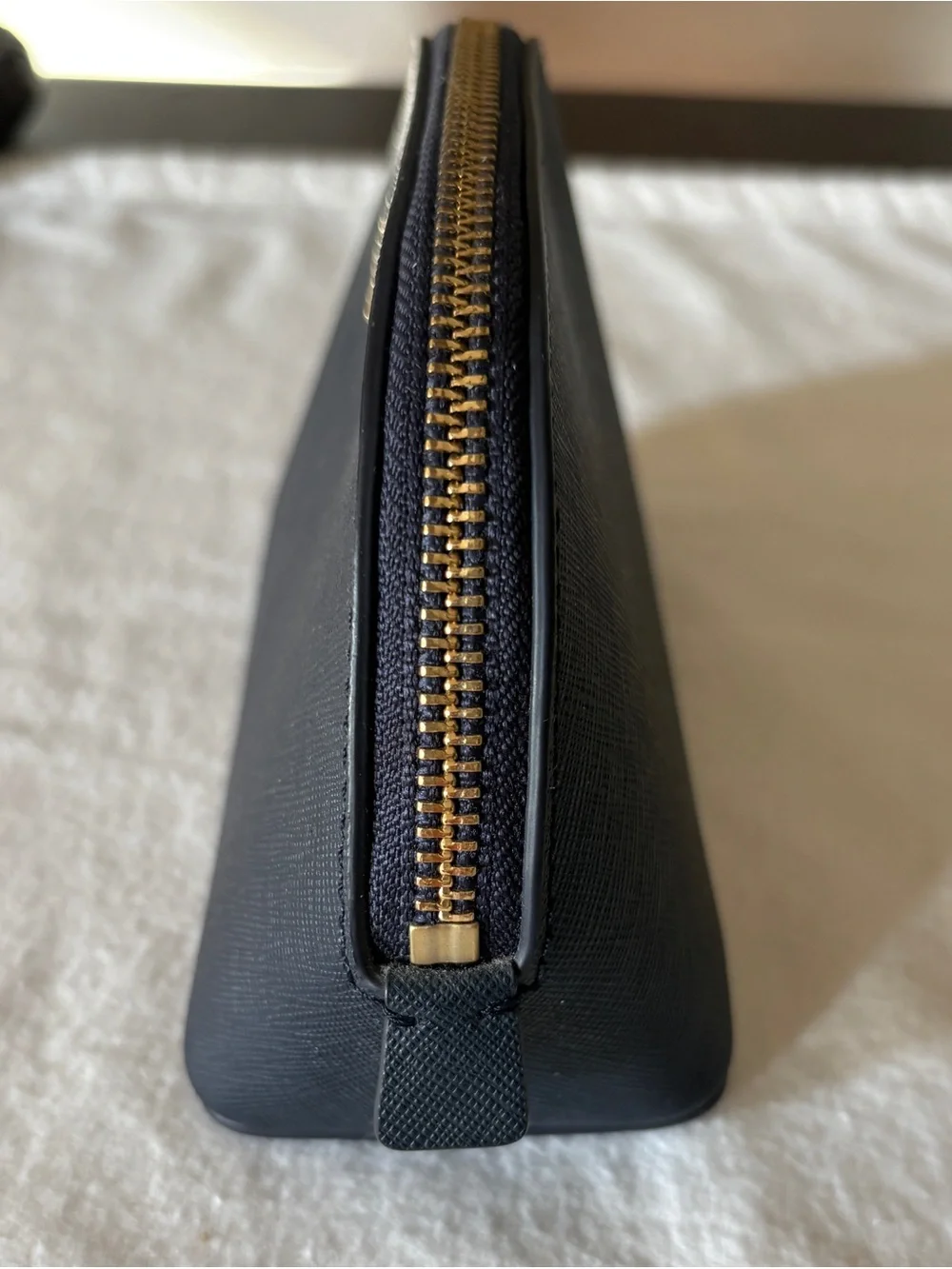 Tory Burch Navy Saffiano Zip Cosmetic Makeup Case Pouch w Gold Logo